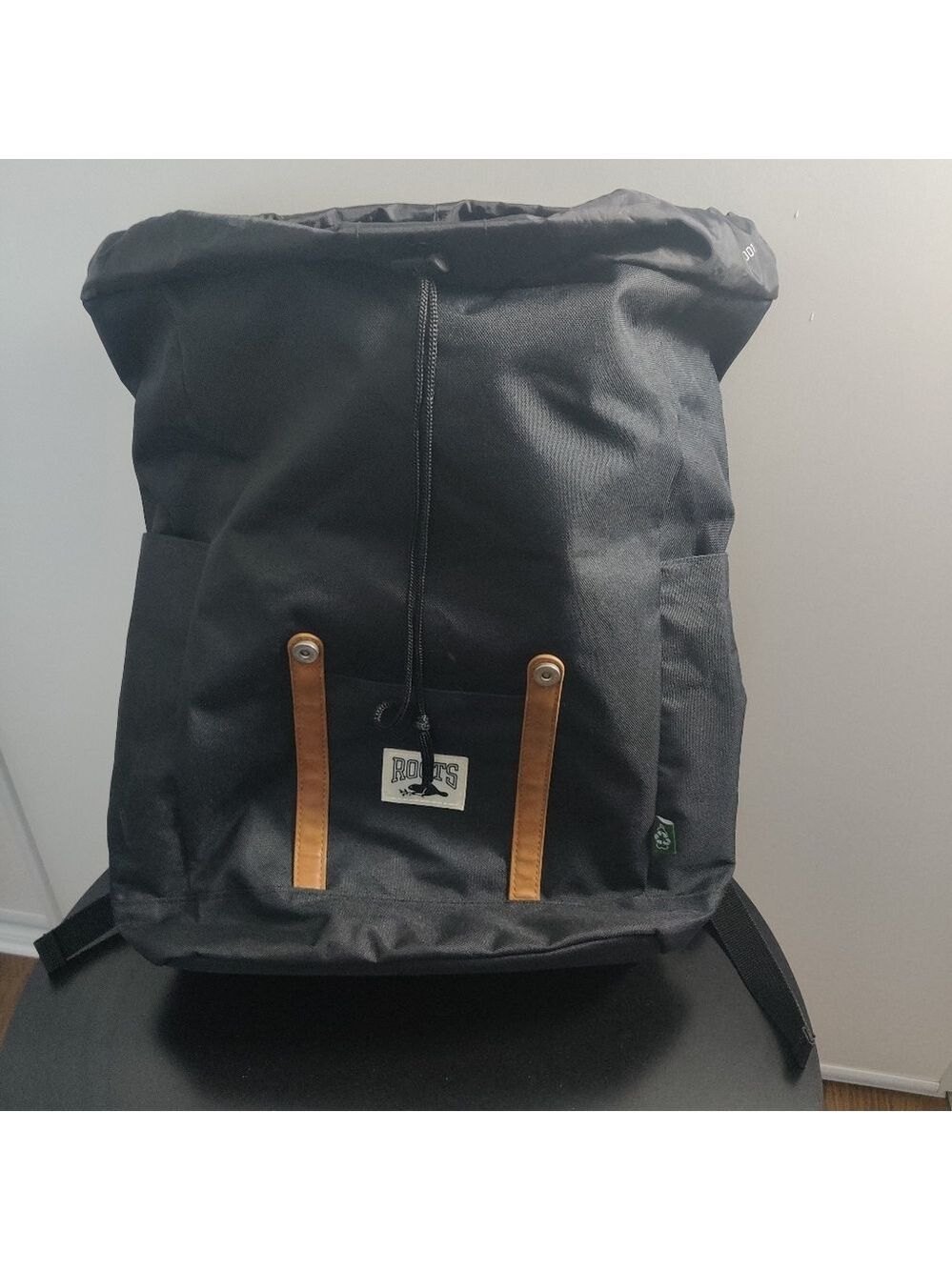 *ROOTS 17.3" Black Computer Backpack with Brown Accents - Picture 5 of 10
